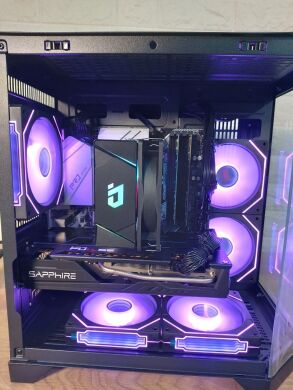 Ігровий ПК Qube Crystal Tower / Intel Core i7-10700KF (8 (16) ядер по 3.8 - 5.1 GHz) / 16 GB DDR4 / 1000 GB SSD M.2 / AMD Radeon RX 5700 XT, 8 GB GDDR6, 256-bit / 600W