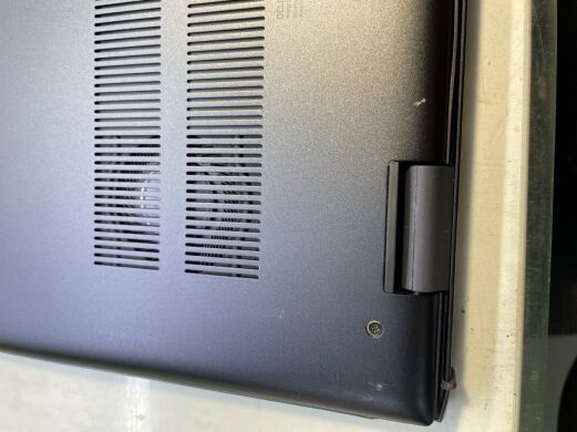 Игровой ультрабук Б-класс Dell Vostro 15 7510 / 15.6" (1920x1080) IPS / Intel Core i7-11800H (8 (16) ядер по 2.3 - 4.6 GHz) / 16 GB DDR4 / 480 GB SSD / nVidia GeForce RTX 3050, 4 GB GDDR6, 128-bit / WebCam