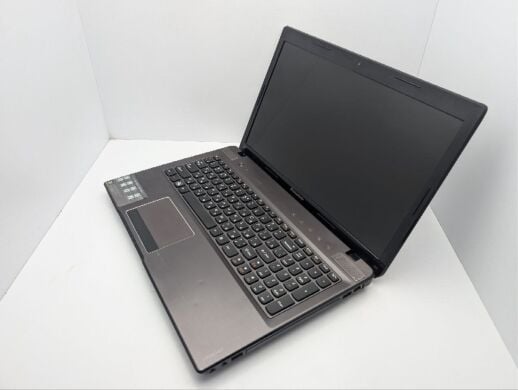 Ноутбук Lenovo IdeaPad Z575 / 15.6" (1366x768) TN / AMD A4-3300M (2 ядра по 1.9 - 2.5 GHz) / 8 GB DDR3 / 500 GB HDD / AMD Radeon Graphics 6480G / WebCam / DVD-ROM