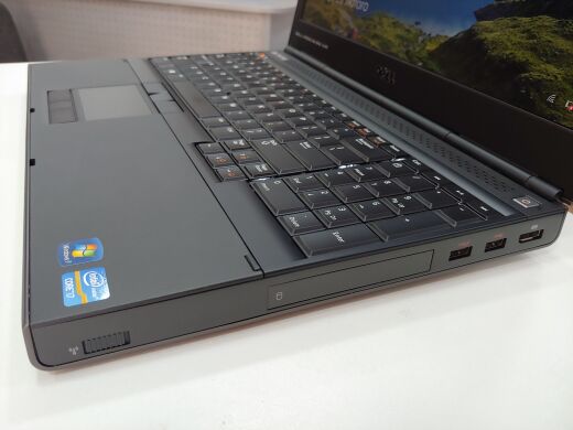 Dell Precision M4700 / 15.6" (1920x1080) TN / Intel Core i7-3840QM (4 (8) ядра по 2.8 - 3.8 GHz) / 16 GB DDR3 / 240 GB SSD / nVidia Quadro K1000M 2 GB / WebCam / DVD-RW Dell Precision M4700 / 15.6" (1920x1080) TN / Intel Core i7-3840QM (4 (8) ядра по 2.8 - 3.8 GHz) / 16 GB DDR3 / 240 GB SSD / nVidia Quadro K1000M 2 GB / WebCam / DVD-RW
