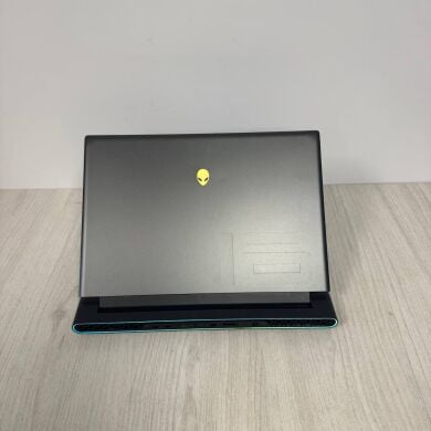 Ігровий ноутбук Б-клас Dell Alienware m16 R1 / 16" (2560x1600) IPS / AMD Ryzen 9 7845HX (12 (24) ядер по 3.0 - 5.2 GHz) / 16 GB DDR5 / 1000 GB SSD / nVidia GeForce RTX 4080, 12 GB GDDR6, 192-bit / WebCam Ігровий ноутбук Б-клас Dell Alienware m16 R1 / 16" (2560x1600) IPS / AMD Ryzen 9 7845HX (12 (24) ядер по 3.0 - 5.2 GHz) / 16 GB DDR5 / 1000 GB SSD / nVidia GeForce RTX 4080, 12 GB GDDR6, 192-bit / WebCam