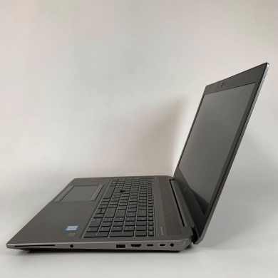 Мобільна робоча станція Б-клас HP ZBook 15 G5 / 15.6" (1920x1080) IPS / Intel Core i7-8850H (6 (12) ядра по 2.6 - 4.3 GHz) / 16 GB DDR4 / 128 GB SSD + 500 GB HDD / nVidia Quadro P1000, 4 GB GDDR5, 256-bit / TouchID / WebCam / HDMI
