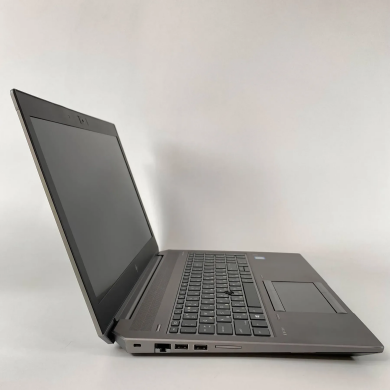 Мобільна робоча станція Б-клас HP ZBook 15 G5 / 15.6" (1920x1080) IPS / Intel Core i7-8850H (6 (12) ядра по 2.6 - 4.3 GHz) / 16 GB DDR4 / 128 GB SSD + 500 GB HDD / nVidia Quadro P1000, 4 GB GDDR5, 256-bit / TouchID / WebCam / HDMI