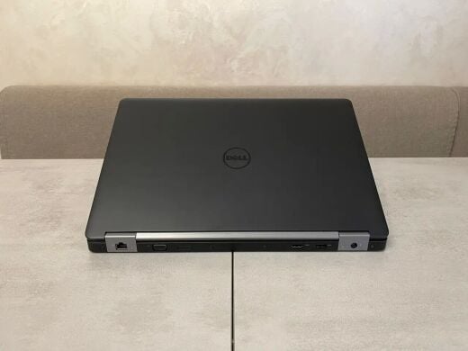 Мобільна робоча станція Dell Precision 3510 / 15.6" (1920x1080) IPS / Intel Core i5-6300HQ (4 ядра по 2.3 - 3.2 GHz) / 16 GB DDR4 / 256 GB SSD M.2 / AMD FirePro W5130M, 2 GB GDDR5, 128-bit / WebCam / HDMI