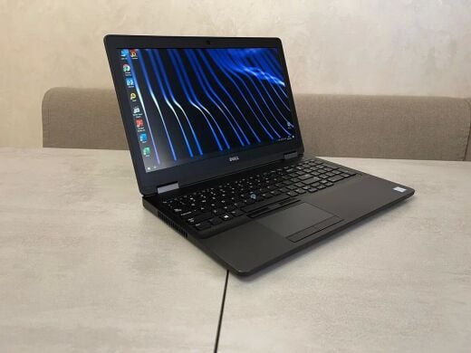 Мобільна робоча станція Dell Precision 3510 / 15.6" (1920x1080) IPS / Intel Core i5-6300HQ (4 ядра по 2.3 - 3.2 GHz) / 16 GB DDR4 / 256 GB SSD M.2 / AMD FirePro W5130M, 2 GB GDDR5, 128-bit / WebCam / HDMI