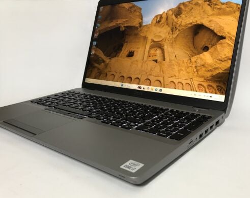 Мобильная рабочая станция Dell Precision 3551 / 15.6" (1920x1080) IPS / Intel Core i7-10750H (6 (12) ядер по 2.6 - 5.0 GHz) / 16 GB DDR4 / 1000 GB SSD NVMe / nVidia Quadro P620, 4 GB GDDR5, 128-bit / WebCam / Win 11 Pro