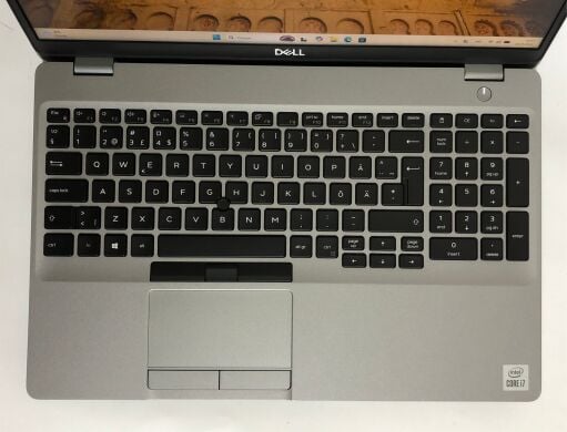 Мобильная рабочая станция Dell Precision 3551 / 15.6" (1920x1080) IPS / Intel Core i7-10750H (6 (12) ядер по 2.6 - 5.0 GHz) / 16 GB DDR4 / 1000 GB SSD NVMe / nVidia Quadro P620, 4 GB GDDR5, 128-bit / WebCam / Win 11 Pro