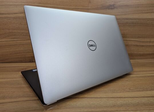 Мобільна робоча станція Dell Precision 5540 / 15.6" (1920x1080) IPS / Intel Core i7-9850H (6 (12) ядер по 2.6 - 4.6 GHz) / 32 GB DDR4 / 512 GB SSD / nVidia Quadro T1000, 4 GB GDDR6, 128-bit / WebCam / Windows 10