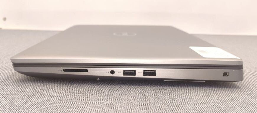 Мобільна робоча станція Dell Precision 7560 / 15.6" (1920x1080) IPS / Intel Core i7-11850H (8 (16) ядер по 2.5 - 4.8 GHz) / 32 GB DDR4 / 1000 GB SSD M.2 / nVidia Quadro T1200, 4 GB GDDR6, 128-bit / WebCam Мобільна робоча станція Dell Precision 7560 / 15.6" (1920x1080) IPS / Intel Core i7-11850H (8 (16) ядер по 2.5 - 4.8 GHz) / 32 GB DDR4 / 1000 GB SSD M.2 / nVidia Quadro T1200, 4 GB GDDR6, 128-bit / WebCam