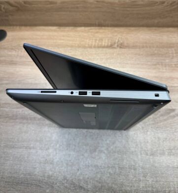 Мобільна робоча станція Dell Precision 7760 / 17.3" (1920x1080) IPS / Intel Core i9-11950H (8 (16) ядер по 5.0 GHz) / 48 GB DDR4 / 1000 GB SSD M.2 / nVidia Quadro T1200, 4 GB GDDR6, 128-bit / WebCam / Windows 11 Мобільна робоча станція Dell Precision 7760 / 17.3" (1920x1080) IPS / Intel Core i9-11950H (8 (16) ядер по 5.0 GHz) / 48 GB DDR4 / 1000 GB SSD M.2 / nVidia Quadro T1200, 4 GB GDDR6, 128-bit / WebCam / Windows 11