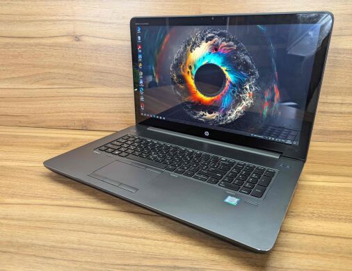 Мобільна робоча станція HP zBook 17 G3 / 17.3" (1920x1080) IPS Touch / Intel Core i7-6700HQ (4 (8) ядра по 2.6 - 3.5 GHz) / 32 GB DDR4 / 256 GB SSD + 500 GB HDD / nVidia Quadro M3000M, 4 GB GDDR5, 256-bit / Fingerprint / WebCam / Windows 10