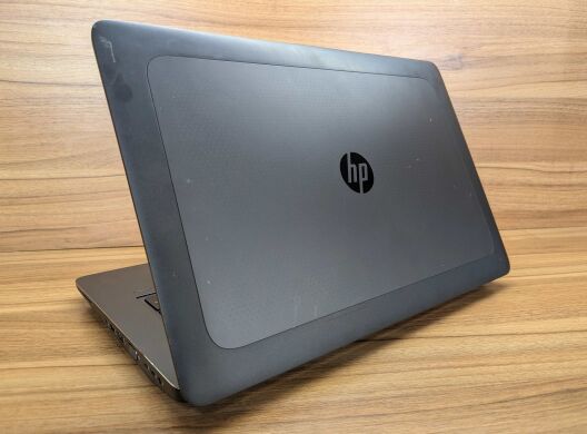 Мобільна робоча станція HP zBook 17 G3 / 17.3" (1920x1080) IPS Touch / Intel Core i7-6700HQ (4 (8) ядра по 2.6 - 3.5 GHz) / 32 GB DDR4 / 256 GB SSD + 500 GB HDD / nVidia Quadro M3000M, 4 GB GDDR5, 256-bit / Fingerprint / WebCam / Windows 10