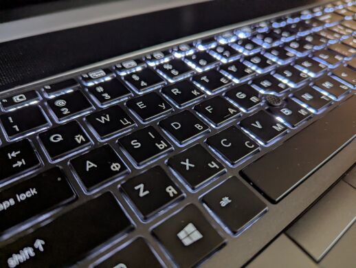 Мобільна робоча станція HP zBook 17 G3 / 17.3" (1920x1080) IPS Touch / Intel Core i7-6700HQ (4 (8) ядра по 2.6 - 3.5 GHz) / 32 GB DDR4 / 256 GB SSD + 500 GB HDD / nVidia Quadro M3000M, 4 GB GDDR5, 256-bit / Fingerprint / WebCam / Windows 10