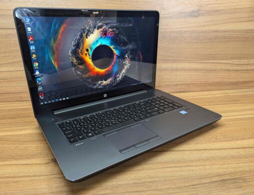 Мобільна робоча станція HP zBook 17 G3 / 17.3" (1920x1080) IPS Touch / Intel Core i7-6700HQ (4 (8) ядра по 2.6 - 3.5 GHz) / 32 GB DDR4 / 256 GB SSD + 500 GB HDD / nVidia Quadro M3000M, 4 GB GDDR5, 256-bit / Fingerprint / WebCam / Windows 10