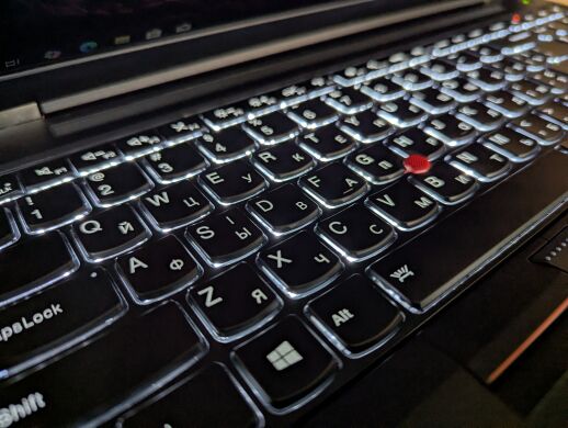 Мобільна робоча станція Lenovo ThinkPad P50 / 15.6" (1920x1080) IPS / Intel Core i7-6820HQ (4 (8) ядра по 2.7 - 3.6 GHz) / 16 GB DDR4 / 512 GB SSD / nVidia Quadro M1000M, 4 GB GDDR5, 128-bit / Fingerprint / Windows 10