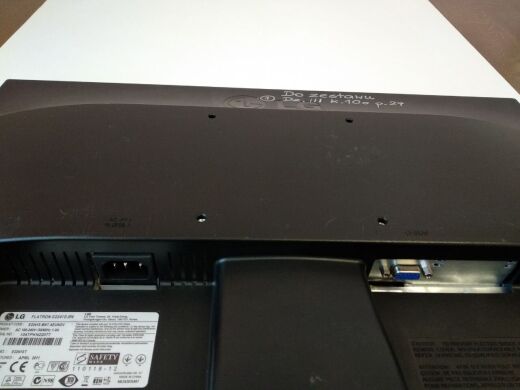 Монитор LG Flatron E2241S-BN / 21.5" (1920x1080) TN / VGA / VESA 75x75