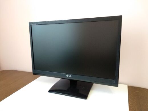Монитор LG Flatron E2241S-BN / 21.5" (1920x1080) TN / VGA / VESA 75x75