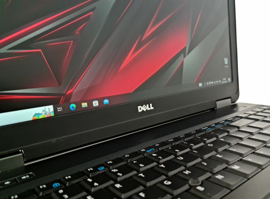 Ноутбук Dell Latitude E6540 / 15.6" (1920x1080) IPS / Intel Core i7-4810MQ (4 (8) ядра по 2.8 - 3.8 GHz) / 8 GB DDR3 / 128 GB SSD / AMD Radeon HD 8790M, 2 GB GDDR5, 128-bit / WebCam