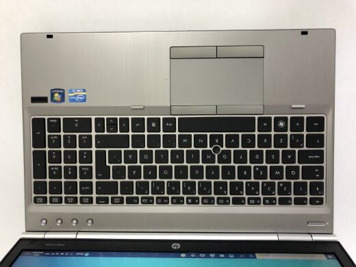 Ноутбук HP EliteBook 8560p / 15.6" (1600x900) TN / Intel Core i5-2520M (2 (4) ядра по 2.5 - 3.2 GHz) / 8 GB DDR3 / 500 GB HDD / AMD Radeon HD 6470M, 1 GB DDR3, 64-bit / WebCam / DVD-ROM / Win 10 Pro