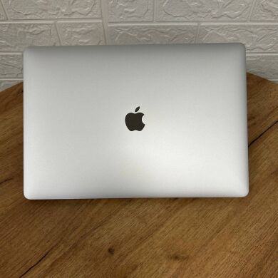 Игровой ультрабук Apple MacBook Pro A1707 (2017) / 15.4" (2880x1800) IPS / Intel Core i7-7820HQ (4 (8) ядра по 2.9 - 3.9 GHz) / 16 GB DDR4 / 1000 GB SSD / AMD Radeon Pro 460, 4 GB GDDR5, 128-bit / WebCam