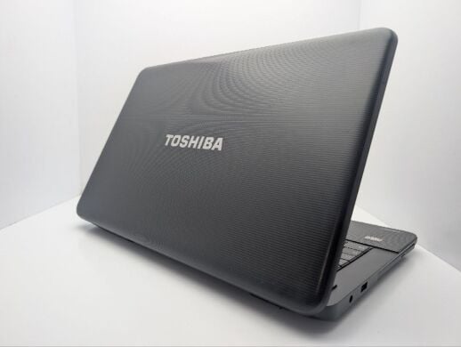 Ноутбук Toshiba Satellite C870D / 17.3" (1600x900) TN / AMD E1-1200 (2 ядра по 1.4 GHz) / 6 GB DDR3 / 120 GB SSD / AMD Radeon HD 7310 Graphics / WebCam / DVD-ROM