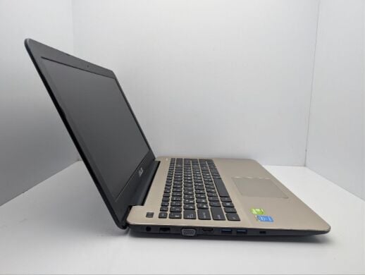 Ноутбук Asus A555L / 15.6" (1600x900) TN / Intel Core i3-4010U (2 (4) ядра по 1.7 GHz) / 8 GB DDR3 / 120 GB SSD / nVidia GeForce 820M, 2 GB GDDR3, 64-bit / WebCam / DVD-ROM