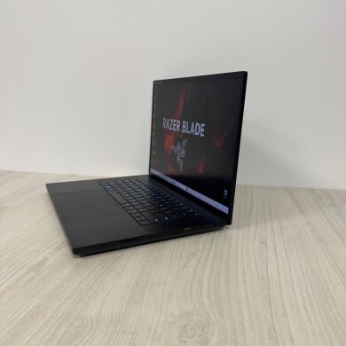 Ігровий ноутбук Razer Blade 16 RZ09-0483 / 16" (2560x1600) MiniLED / Intel Core i9-13950HX (24 (32) ядра по 2.2 - 5.5 GHz) / 32 GB DDR5 / 2000 GB SSD NVMe / nVidia GeForce RTX 4090, 16 GB GDDR6, 256-bit / WebCam