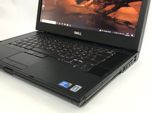 Мобильная рабочая станция Б-класс Dell Precision M4500 / 15.6" (1920x1080) TN / Intel Core i7-740QM (4 (8) ядра по 1.73 - 2.93 GHz) / 8 GB DDR3 / 500 GB HDD / nVidia Quadro FX 880M, 1 GB GDDR3, 128-bit / WebCam / DVD-ROM