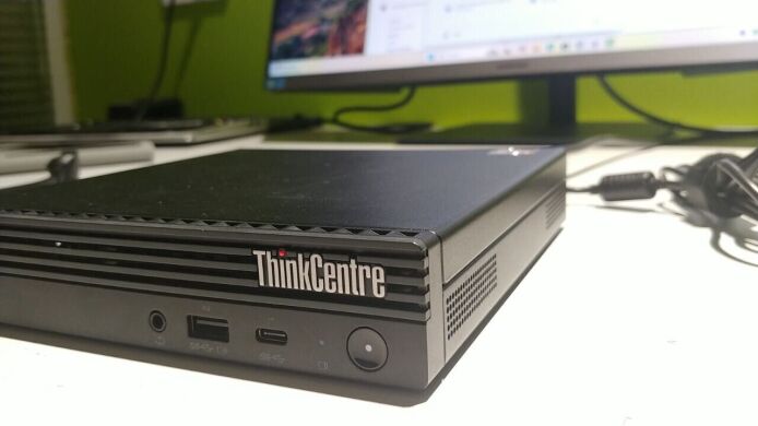 Неттоп Lenovo Thinkcentre m75q Gen2 USFF /AMD Ryzen 5 4650GE (6 (12) ядер по 3.3 - 4.2 GHz) / 16 GB DDR4 / 512 GB SSD / AMD RX Vega 7 / USB 3.1 / Wi-Fi / Блок живлення в комплекті