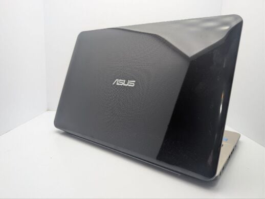 Ноутбук Asus A555L / 15.6" (1600x900) TN / Intel Core i3-4010U (2 (4) ядра по 1.7 GHz) / 8 GB DDR3 / 120 GB SSD / nVidia GeForce 820M, 2 GB GDDR3, 64-bit / WebCam / DVD-ROM