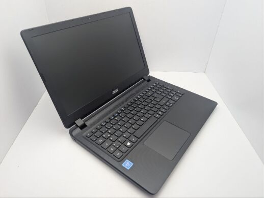 Ноутбук Acer Aspire ES1-533 / 15.6" (1366x768) TN / Intel Celeron N3450 (4 ядра по 1.1 - 2.2 GHz) / 6 GB DDR3 / 120 GB SSD / Intel HD Graphics 500 / WebCam / DVD-ROM Ноутбук Acer Aspire ES1-533 / 15.6" (1366x768) TN / Intel Celeron N3450 (4 ядра по 1.1 - 2.2 GHz) / 6 GB DDR3 / 120 GB SSD / Intel HD Graphics 500 / WebCam / DVD-ROM