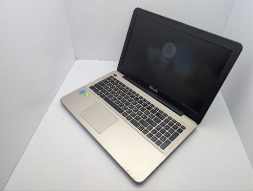 Ноутбук Asus A555L / 15.6" (1600x900) TN / Intel Core i3-4010U (2 (4) ядра по 1.7 GHz) / 8 GB DDR3 / 120 GB SSD / nVidia GeForce 820M, 2 GB GDDR3, 64-bit / WebCam / DVD-ROM