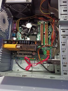 Ігровий ПК Cooler Master Tower / Intel Core 2 Quad Q9400 (4 ядра по 2.6 GHz) / 8 GB DDR3 / 250 GB HDD / nVidia GeForce 8600 GT, 512 MB GDDR3, 128-bit / 400W