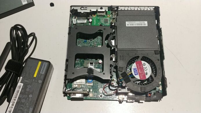 Неттоп Lenovo Thinkcentre m75q Gen2 USFF /AMD Ryzen 5 4650GE (6 (12) ядер по 3.3 - 4.2 GHz) / 16 GB DDR4 / 512 GB SSD / AMD RX Vega 7 / USB 3.1 / Wi-Fi / Блок живлення в комплекті