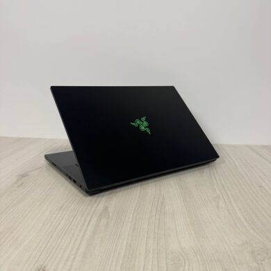 Ігровий ноутбук Razer Blade 16 RZ09-0483 / 16" (2560x1600) MiniLED / Intel Core i9-13950HX (24 (32) ядра по 2.2 - 5.5 GHz) / 32 GB DDR5 / 2000 GB SSD NVMe / nVidia GeForce RTX 4090, 16 GB GDDR6, 256-bit / WebCam