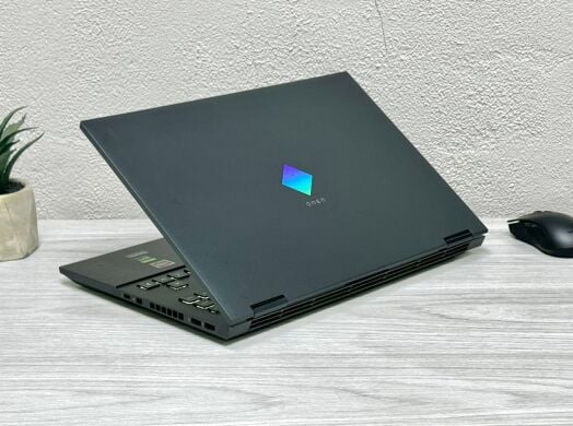 Ігровий ноутбук HP Omen 15-en0013ua / 15.6" (1920x1080) IPS / AMD Ryzen 7 4800H (8 (16) ядер по 2.9 - 4.2 GHz) / 16 GB DDR4 / 512 GB SSD M.2 / nVidia GeForce GTX 1650 Ti, 4 GB GDDR6, 128-bit / WebCam / Win 11 Home