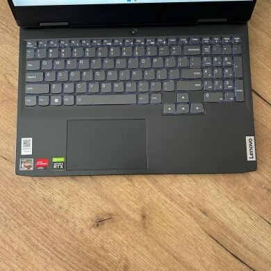 Ігровий ноутбук Б-клас Lenovo IdeaPad Gaming 3 15ARH7 / 15.6" (1920x1080) IPS / AMD Ryzen 5 6600H (6 (12) ядер по 3.3 - 4.5 GHz) / 8 GB DDR5 / 256 GB SSD / nVidia GeForce RTX 3050, 4 GB GDDR6, 128-bit