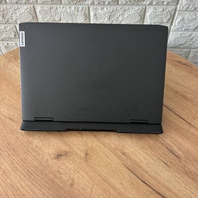 Ігровий ноутбук Б-клас Lenovo IdeaPad Gaming 3 15ARH7 / 15.6" (1920x1080) IPS / AMD Ryzen 5 6600H (6 (12) ядер по 3.3 - 4.5 GHz) / 8 GB DDR5 / 256 GB SSD / nVidia GeForce RTX 3050, 4 GB GDDR6, 128-bit
