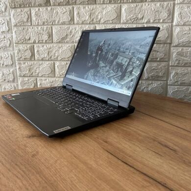 Ігровий ноутбук Б-клас Lenovo IdeaPad Gaming 3 15ARH7 / 15.6" (1920x1080) IPS / AMD Ryzen 5 6600H (6 (12) ядер по 3.3 - 4.5 GHz) / 8 GB DDR5 / 256 GB SSD / nVidia GeForce RTX 3050, 4 GB GDDR6, 128-bit