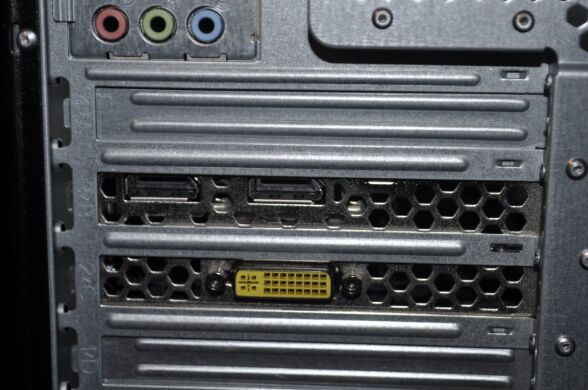 Комп'ютер Fujitsu Esprimo P756 E90 Tower / Intel Core i5-6500 (4 ядра по 3.2 - 3.6 GHz) / 16 GB DDR4 / 240 GB SSD / nVidia GeForce GTX 745, 2 GB GDDR3, 128-bit / DVD-ROM / Windows 11 Pro