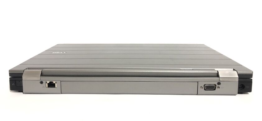 Мобильная рабочая станция Б-класс Dell Precision M4500 / 15.6" (1920x1080) TN / Intel Core i7-740QM (4 (8) ядра по 1.73 - 2.93 GHz) / 8 GB DDR3 / 500 GB HDD / nVidia Quadro FX 880M, 1 GB GDDR3, 128-bit / WebCam / DVD-ROM