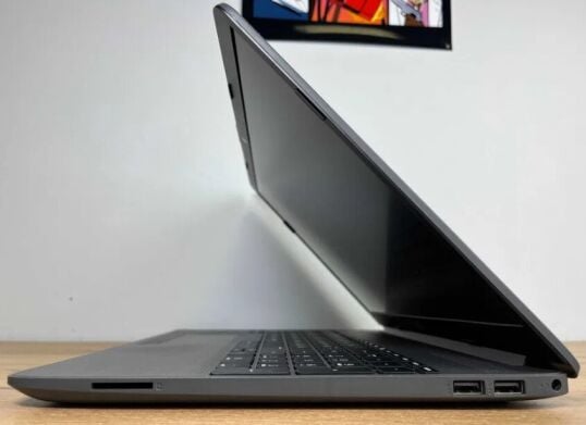Ноутбук HP 255 G8 / 15.6" (1920x1080) IPS / AMD Ryzen 3 5300U (4 (8) ядра по 2.6 - 3.8 GHz) / 8 GB DDR4 / 256 GB SSD / AMD Radeon RX Vega 6 / WebCam / Win 10 Pro