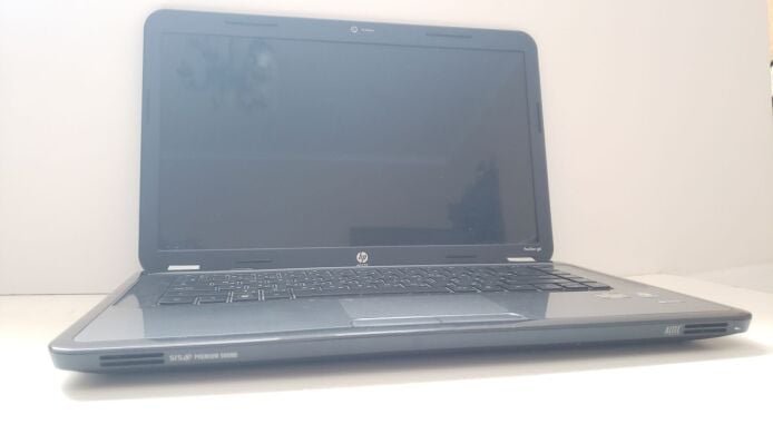 Ноутбук HP Pavilion g6-1312sr / 15.6" (1366x768) TN / AMD E2-3000M (2 ядра по 1.8 GHz) / 8 GB DDR3 / 128 GB SSD / AMD Radeon HD 6380G Graphics / WebCam / DVD-ROM / АКБ не тримає