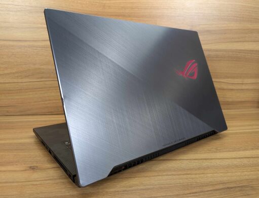 Игровой ноутбук Б-класс Asus ROG Strix GL704G / 17.3" (1920x1080) IPS / Intel Core i7-8750H (6 (12) ядер по 2.2 - 4.1 GHz) / 16 GB DDR4 / 512 GB SSD + 256 GB SSD / nVidia GeForce RTX 2070, 8 GB GDDR6, 256-bit / HDMI / Windows 10 Игровой ноутбук Б-класс Asus ROG Strix GL704G / 17.3" (1920x1080) IPS / Intel Core i7-8750H (6 (12) ядер по 2.2 - 4.1 GHz) / 16 GB DDR4 / 512 GB SSD + 256 GB SSD / nVidia GeForce RTX 2070, 8 GB GDDR6, 256-bit / HDMI / Windows 10