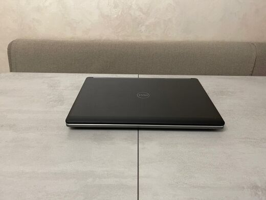 Мобильная рабочая станция Dell Precision 7710 / 17.3" (1920x1080) IPS / Intel Core i7-6820HQ (4 (8) ядра по 2.7 - 3.6 GHz) / 16 GB DDR4 / 256 GB SSD + 500 GB HDD / nVidia Quadro M4000M, 4 GB GDDR5, 256-bit / WebCam