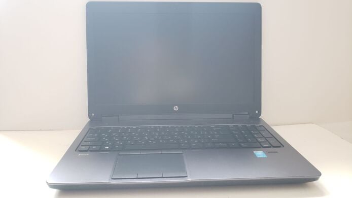 Мобільна робоча станція Б-клас HP ZBook 15 G2 / 15.6" (1920x1080) IPS / Intel Core i7-4800MQ (4 (8) ядра по 2.7 - 3.7 GHz) / 16 GB DDR3 / 500 GB SSD / nVidia Quadro K2100M, 2 GB GDDR5, 128-bit / WebCam / АКБ не тримає