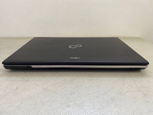 Мобільна робоча станція Б-класс Fujitsu Celsius H720 / 15.6" (1920x1080) TN / Intel Core i7-3720QM (4 (8) ядра по 2.6 - 3.6 GHz) / 16 GB DDR3 / 256 GB SSD / nVidia Quadro K1000M, 2 GB GDDR3, 128-bit / WebCam