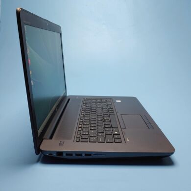 Мобильная рабочая станция Б-класс HP Zbook 17 G4 / 17.3" (1920x1080) IPS / Intel Core i7-7820HQ (4 (8) ядра по 2.9 - 3.9 GHz) / 16 GB DDR4 / 480 GB SSD / nVidia Quadro P3000, 6 GB GDDR5, 192-bit / WebCam / Win 10 Pro