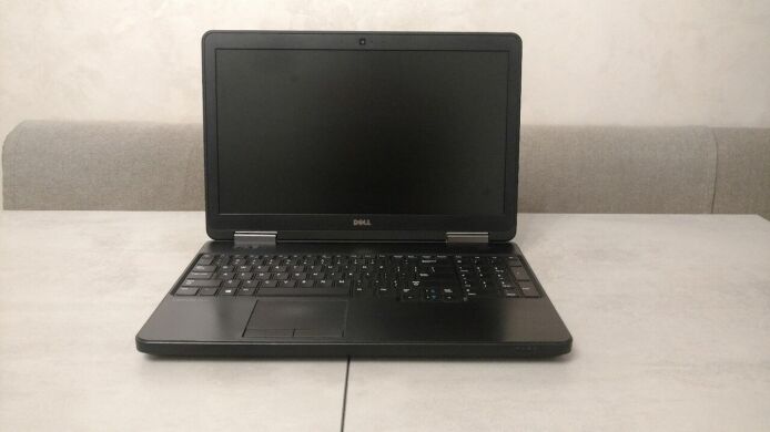 Ноутбук Dell Latitude E5540 / 15.6" (1366x768) HD TN / Intel Core i7-4600U 4th Gen (2 (4) ядер по 2,1GHz - 4,1GHz) / 8 GB DDR3 / HDD 500 GB / Intel HD 4400 1 Gb + Nvidia GeForce GT 720M 2 GB / WebCam / DVD