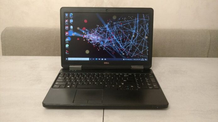 Ноутбук Dell Latitude E5540 / 15.6" (1366x768) HD TN / Intel Core i7-4600U 4th Gen (2 (4) ядер по 2,1GHz - 4,1GHz) / 8 GB DDR3 / HDD 500 GB / Intel HD 4400 1 Gb + Nvidia GeForce GT 720M 2 GB / WebCam / DVD